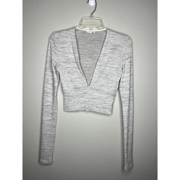 Aritzia Wilfred Free Bridgette V Neck Long Sleeve Cropped Blouse In Heather Gray - Picture 3 of 6